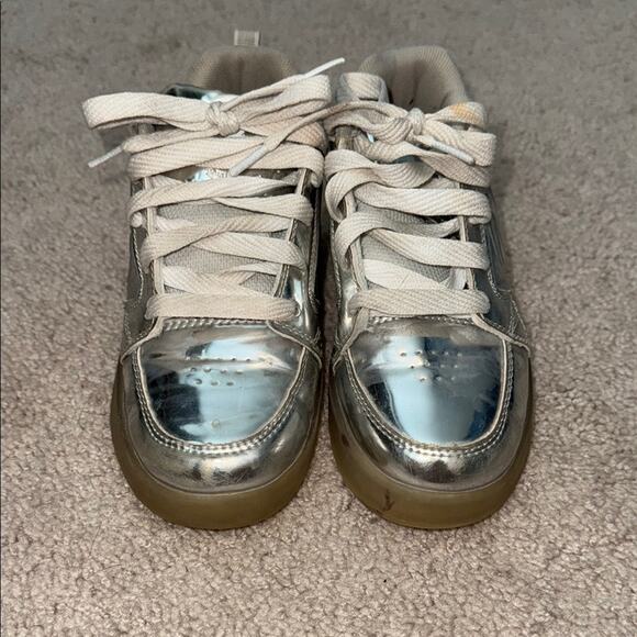 Heelys Premium 1 Lo Metallic Silver Chrome Sneakers Youth 3 - Picture 7 of 7